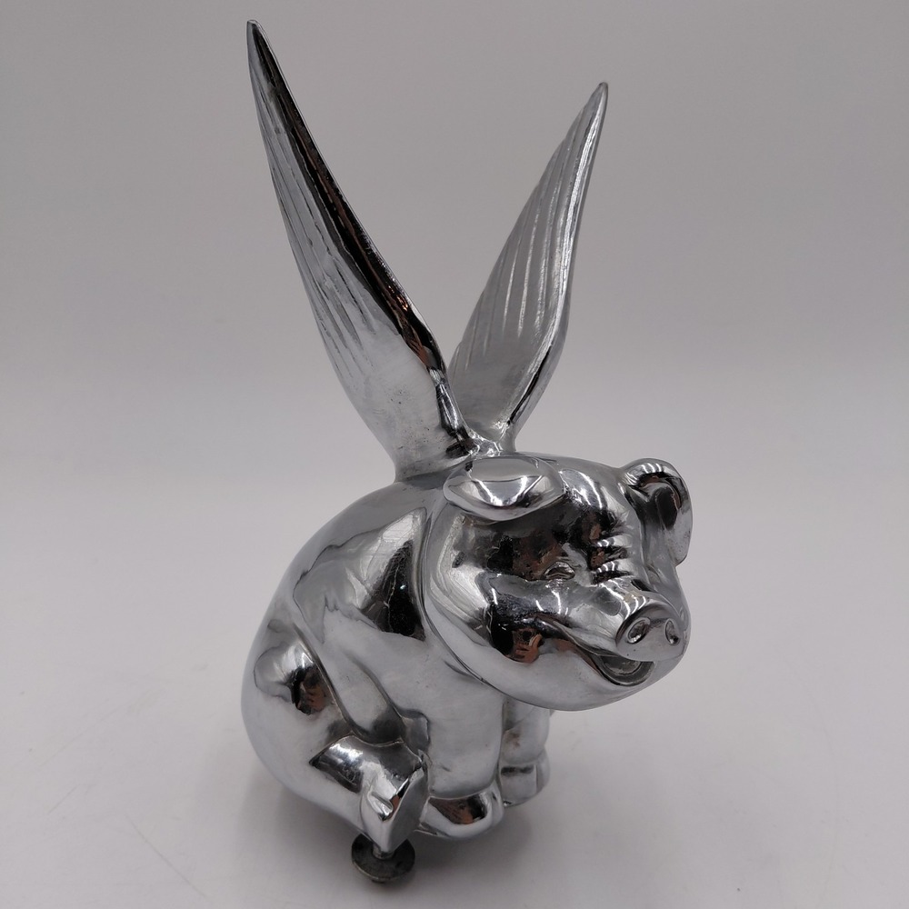 UNIVERSAL Hood Ornament Flying Pig Chrome Metal Freightliner Peterbilt Kenworth